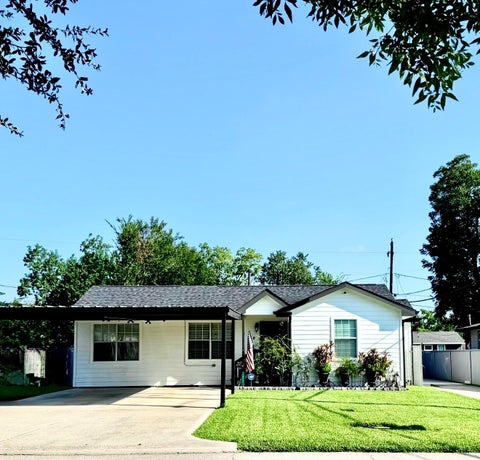 Homes For Sale - 10345 Muscatine Street<br/> Houston, TX 77029