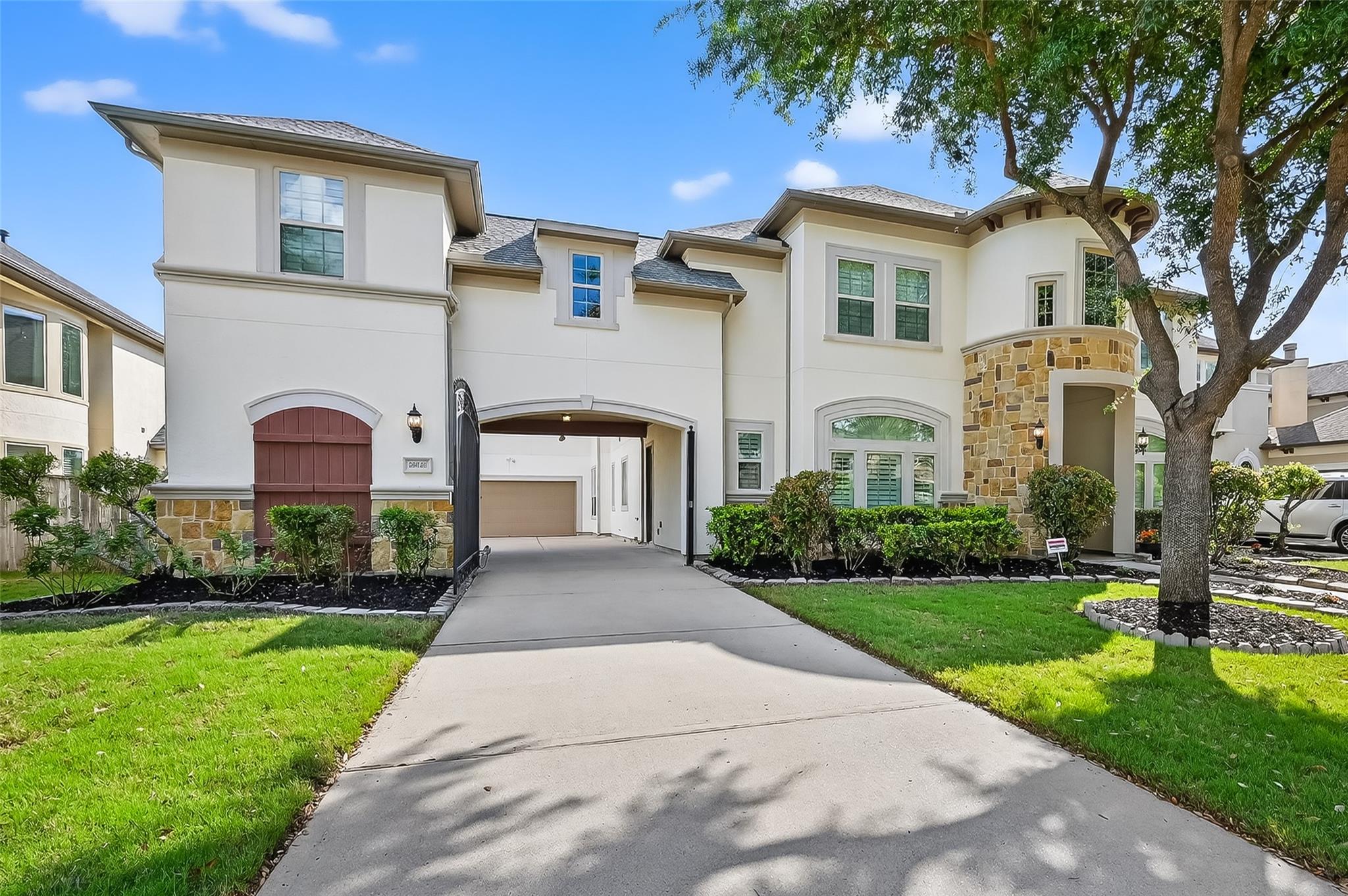 28423 Tall Juniper Hill Drive