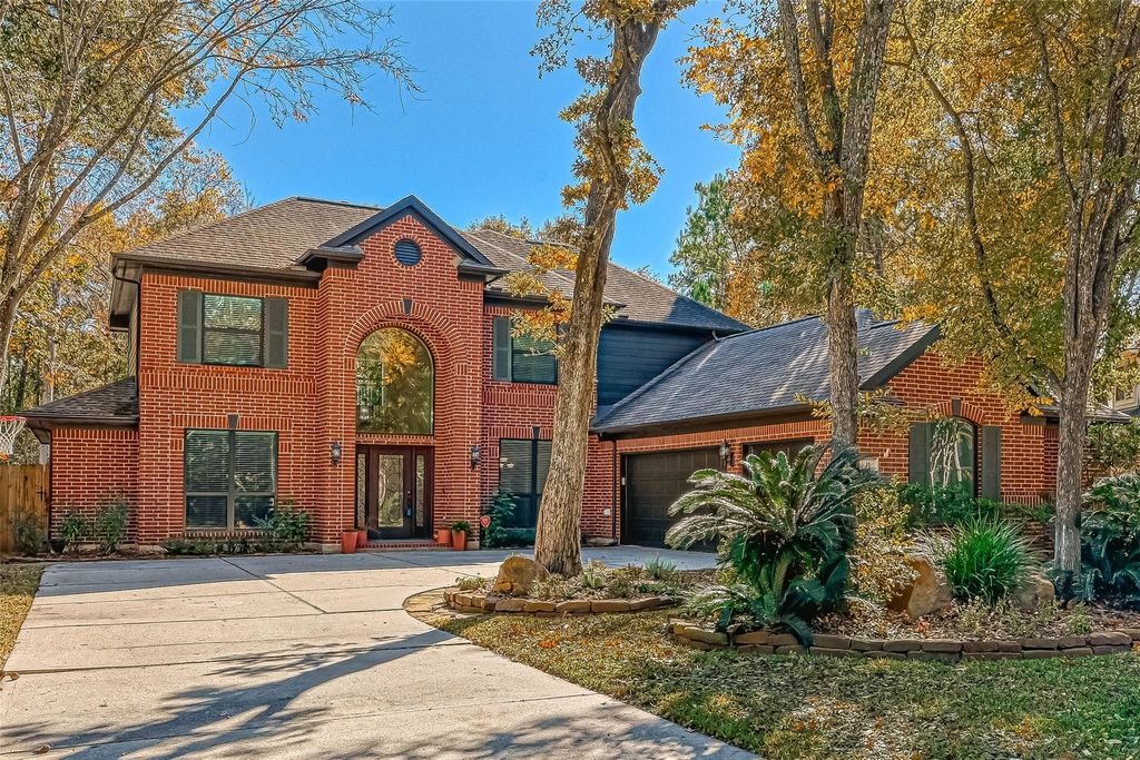 Photo of 11 Gabled Pines Place, The Woodlands, TX 77382 (MLS # 22939270)