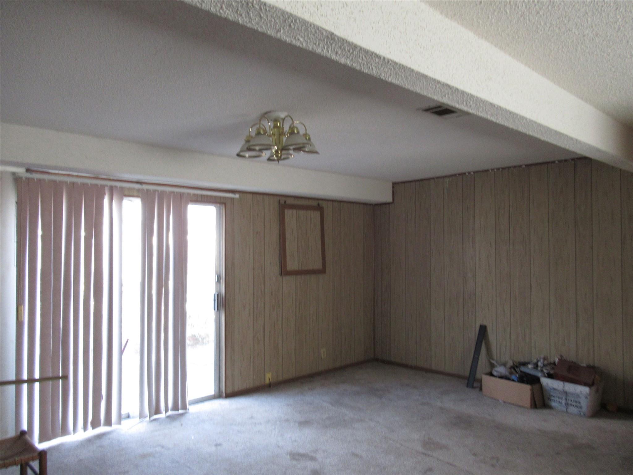 1122 Desirable Lane