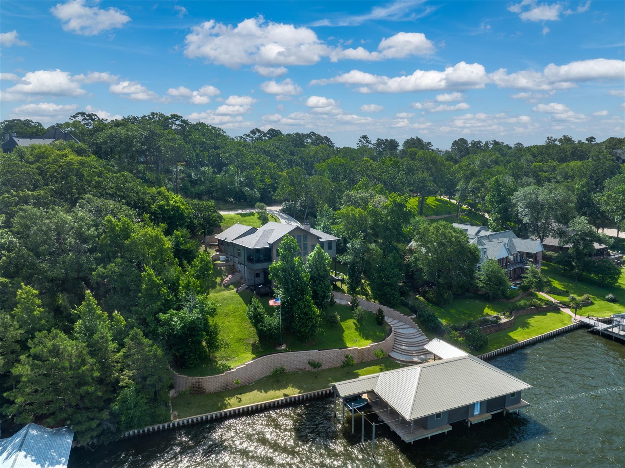 127 N Lake Bluff Drive