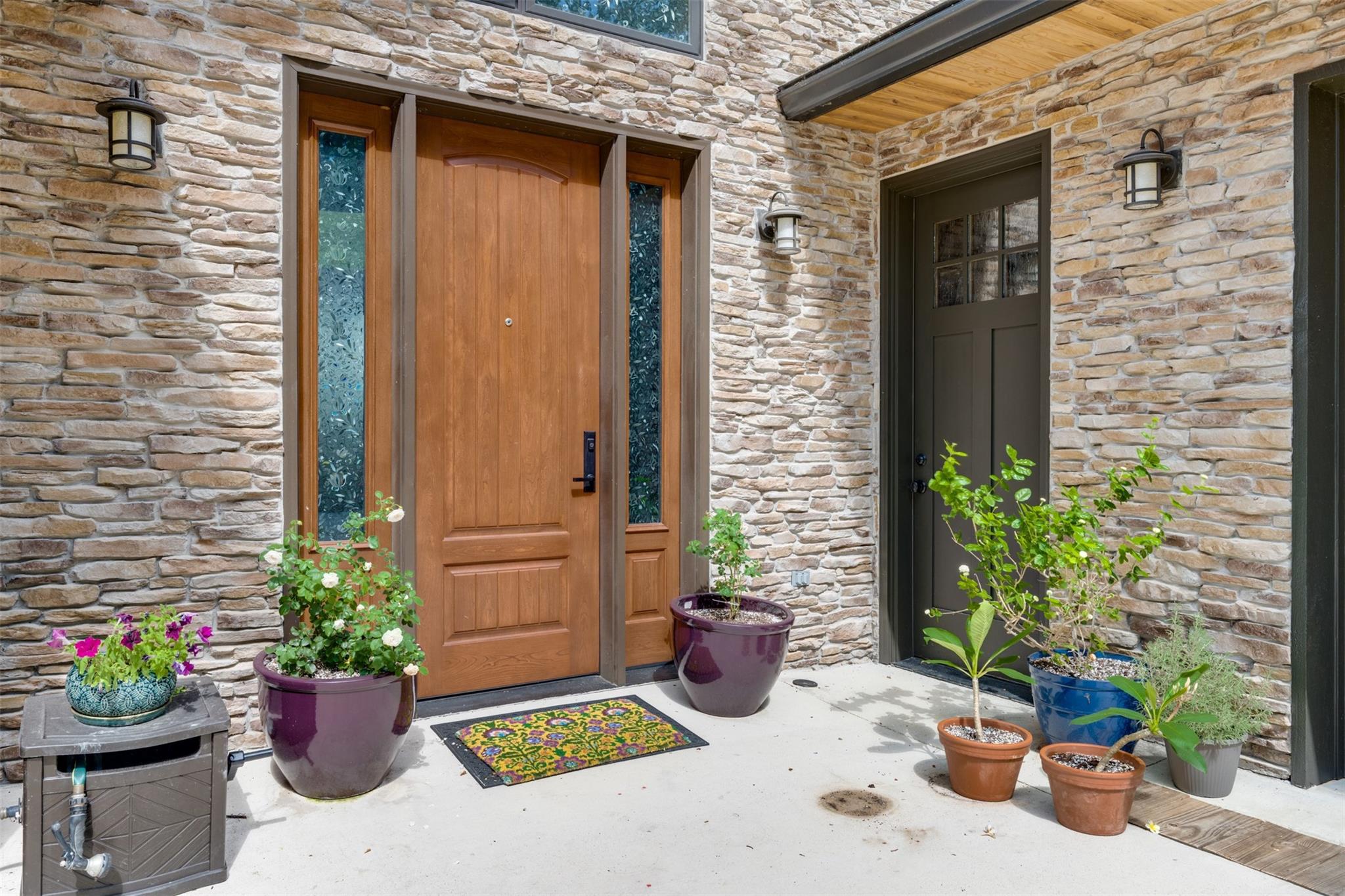 127 N Lake Bluff Drive