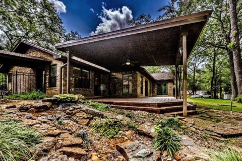 Photo of 104 Oakview Circle, Huntsville, TX 77340 (MLS # 86701695)