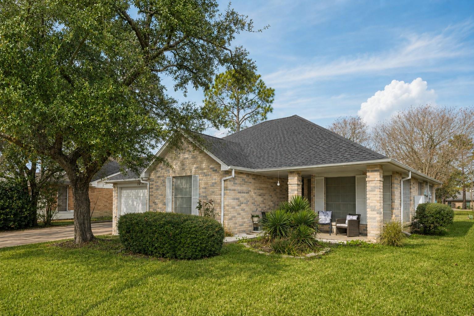 2819 S Peach Hollow Circle