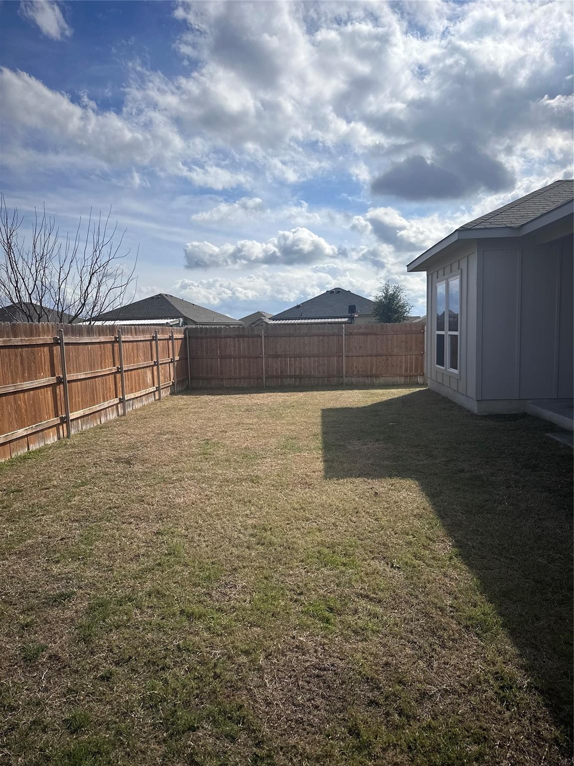 1125 Lakeway Crossing Drive