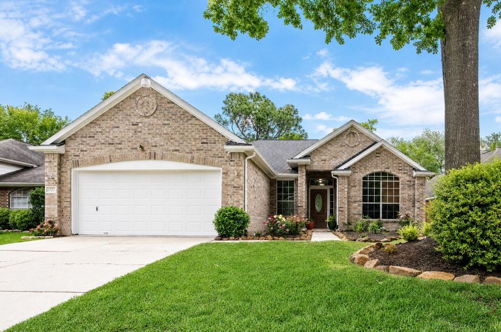 Photo of 1727 Whispering Forest Drive Dr, Kingwood, TX 77339 (MLS # 95232656)