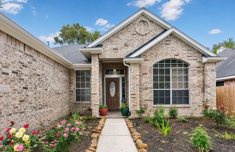 Photo of 1727 Whispering Forest Drive Dr, Kingwood, TX 77339 (MLS # 95232656)
