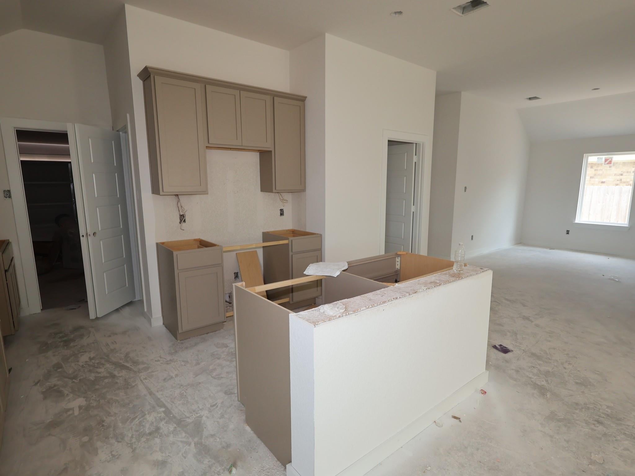 1822 Weeping Hollow Drive