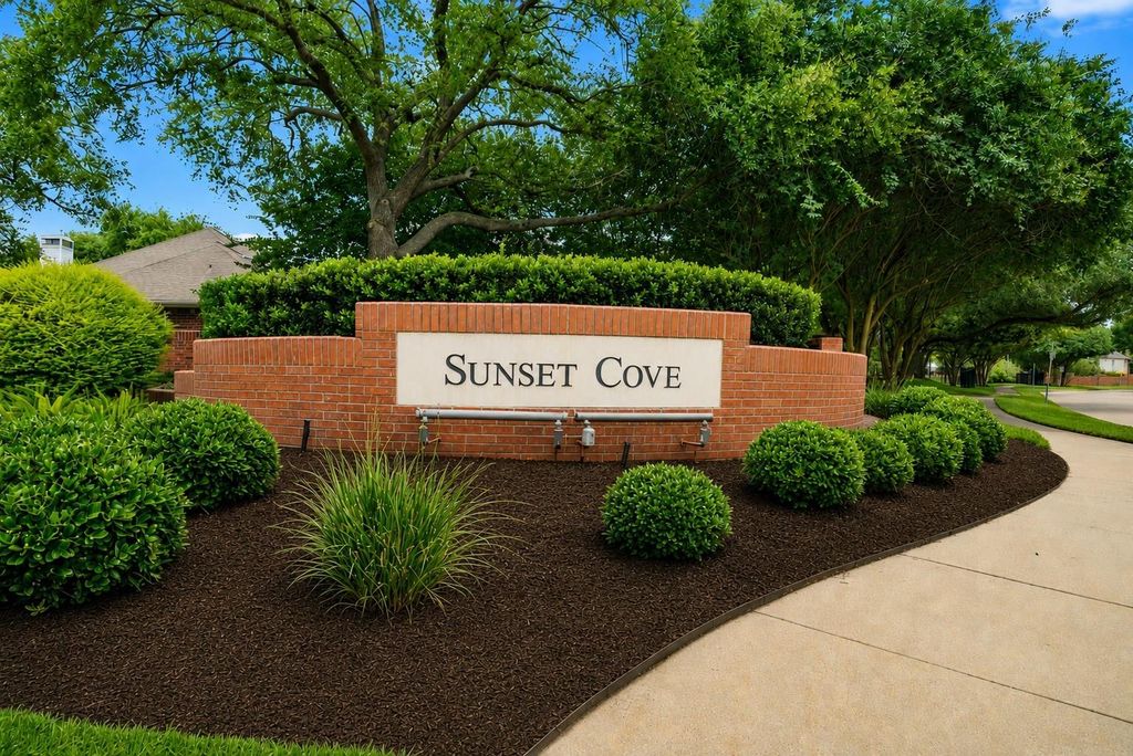 Photo of 6418 Parkriver Crossing, Sugar Land, TX 77479 (MLS # 20510679)