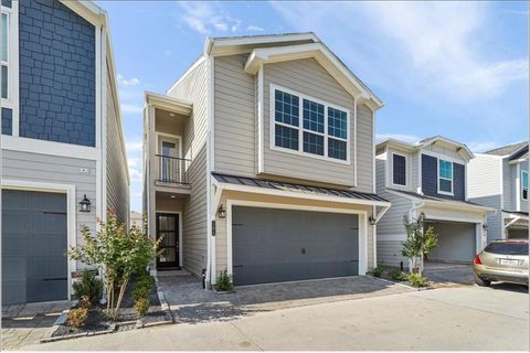 Photo of 11013 Crescent Light Way, Houston, TX 77043 (MLS # 3390778)