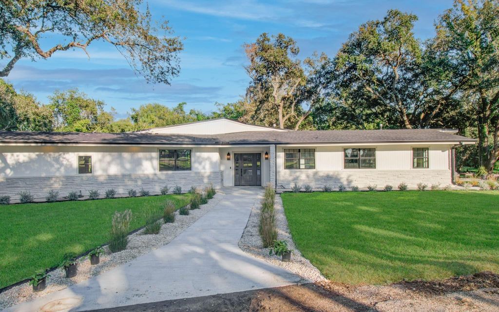 Photo of 116 Laughlin Road, Eagle Lake, TX 77434 (MLS # 36653574)