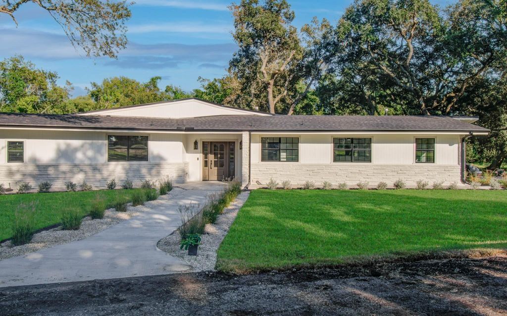 Photo of 116 Laughlin Road, Eagle Lake, TX 77434 (MLS # 36653574)