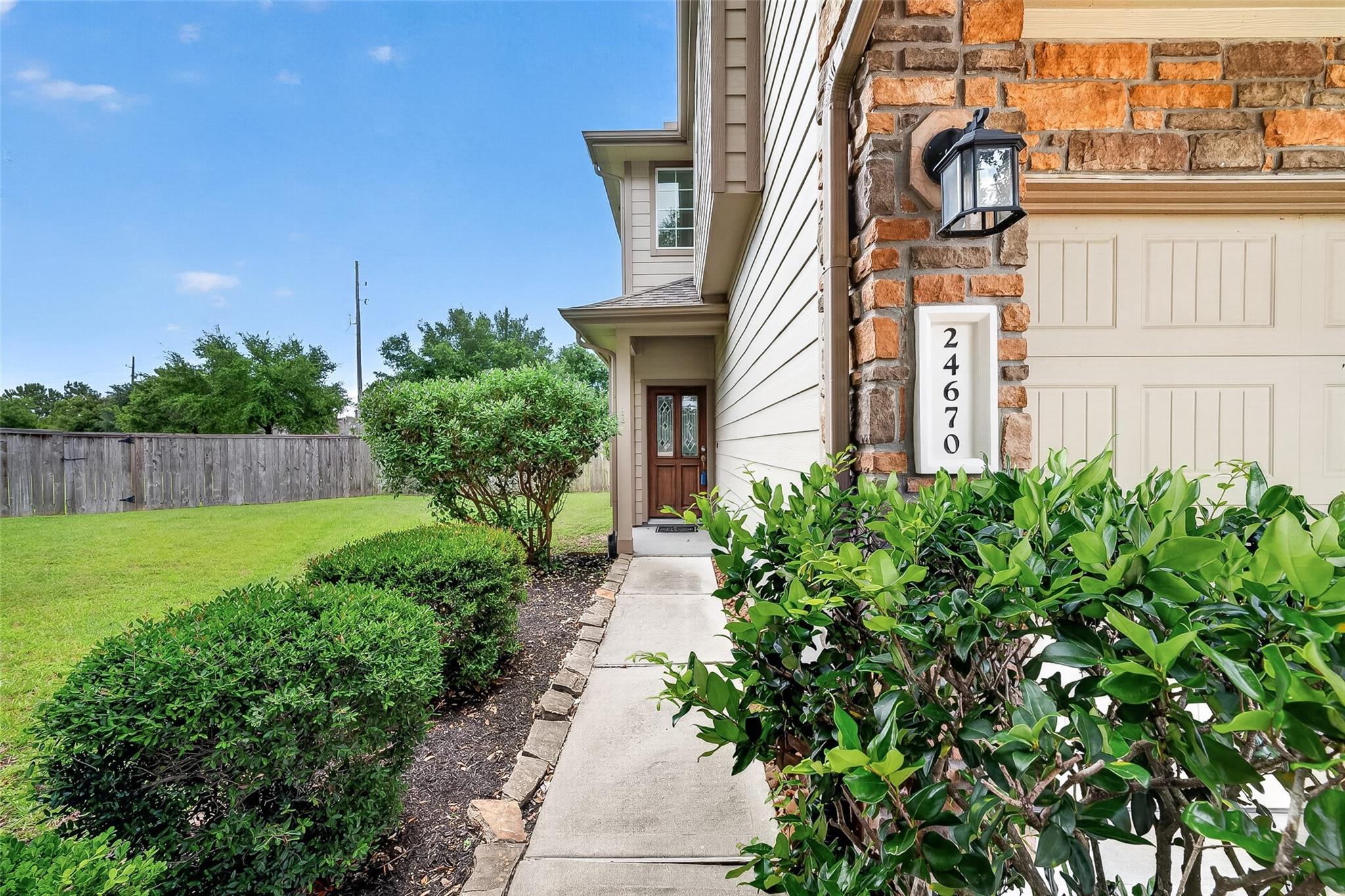 24670 Folkstone Cir