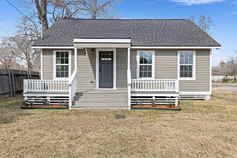 Homes For Sale - 2320 Delaware Street<br/> Jefferson County, Beaumont, TX 77703