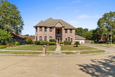 Photo of 407 Barberry Lane, Baytown, TX 77520 (MLS # 4344439)