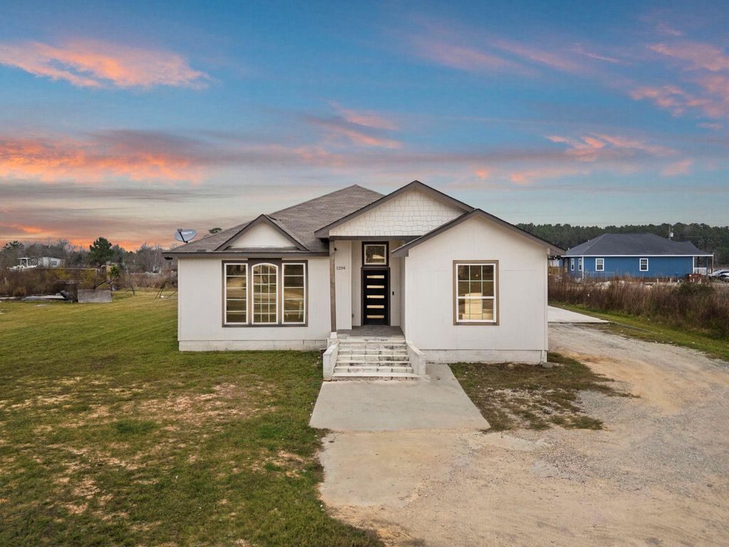 Photo of 1294 County Road 5100, Cleveland, TX 77327 (MLS # 94701228)