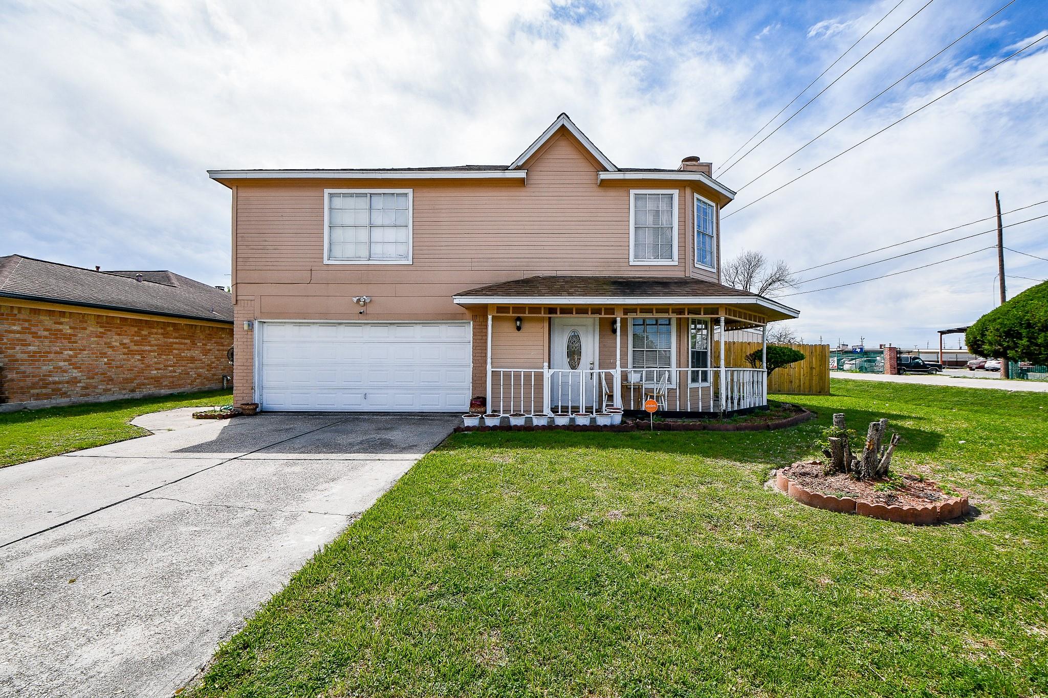 2923 W Greens Rd Road