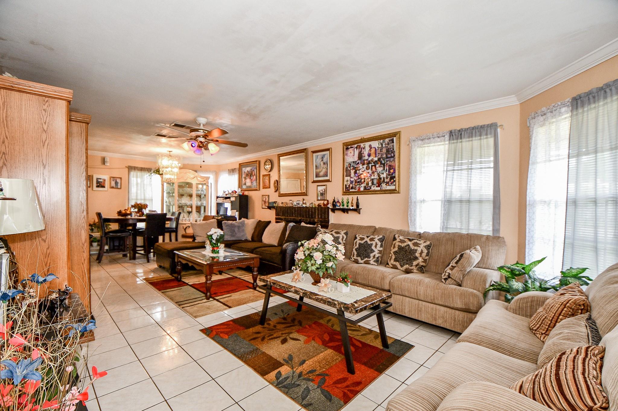 2923 W Greens Rd Road