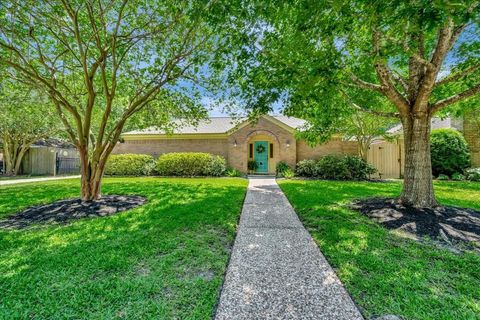 Photo of 15518 Pleasant Valley Road, Houston, TX 77062 (MLS # 67902272)