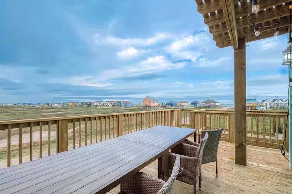 226 Bay Avenue