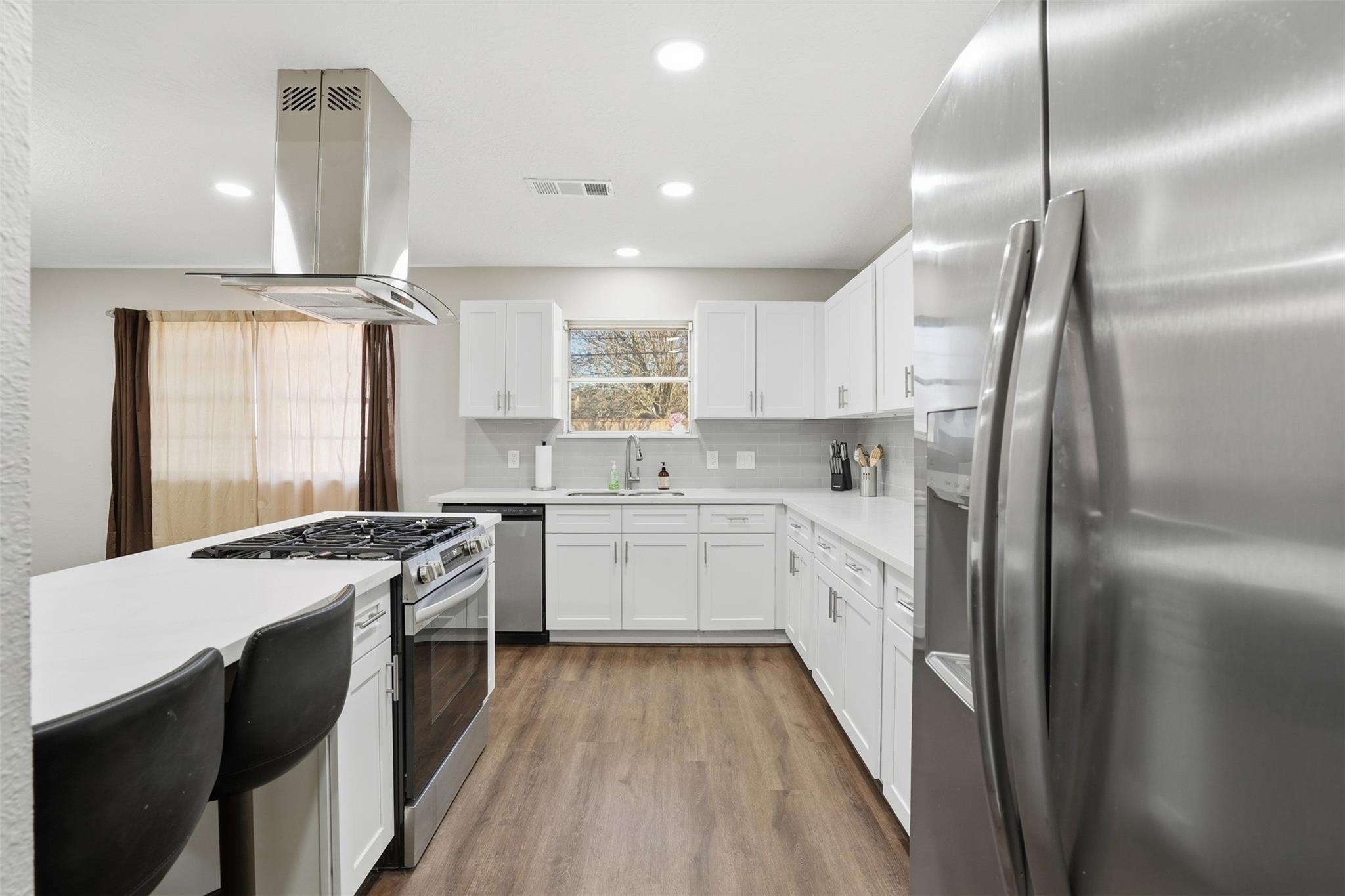 3517 Longwood Drive