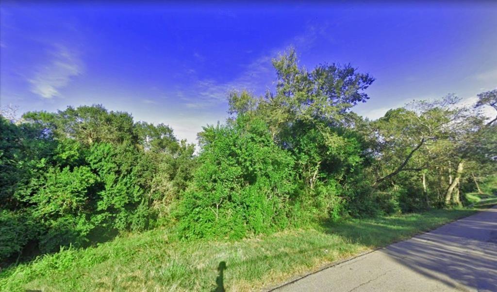 00 Bayou Drive