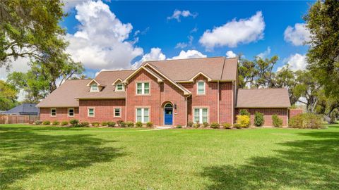 212 Teakwood Street Lake Jackson TX 77566