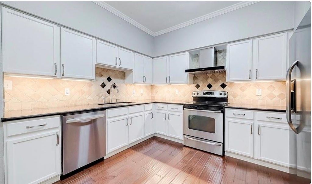 Photo of 2255 Braeswood Park Drive #252, Houston, TX 77030 (MLS # 61384938)