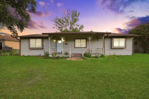 Photo of 535 Pampa Street, Pasadena, TX 77504 (MLS # 88610834)