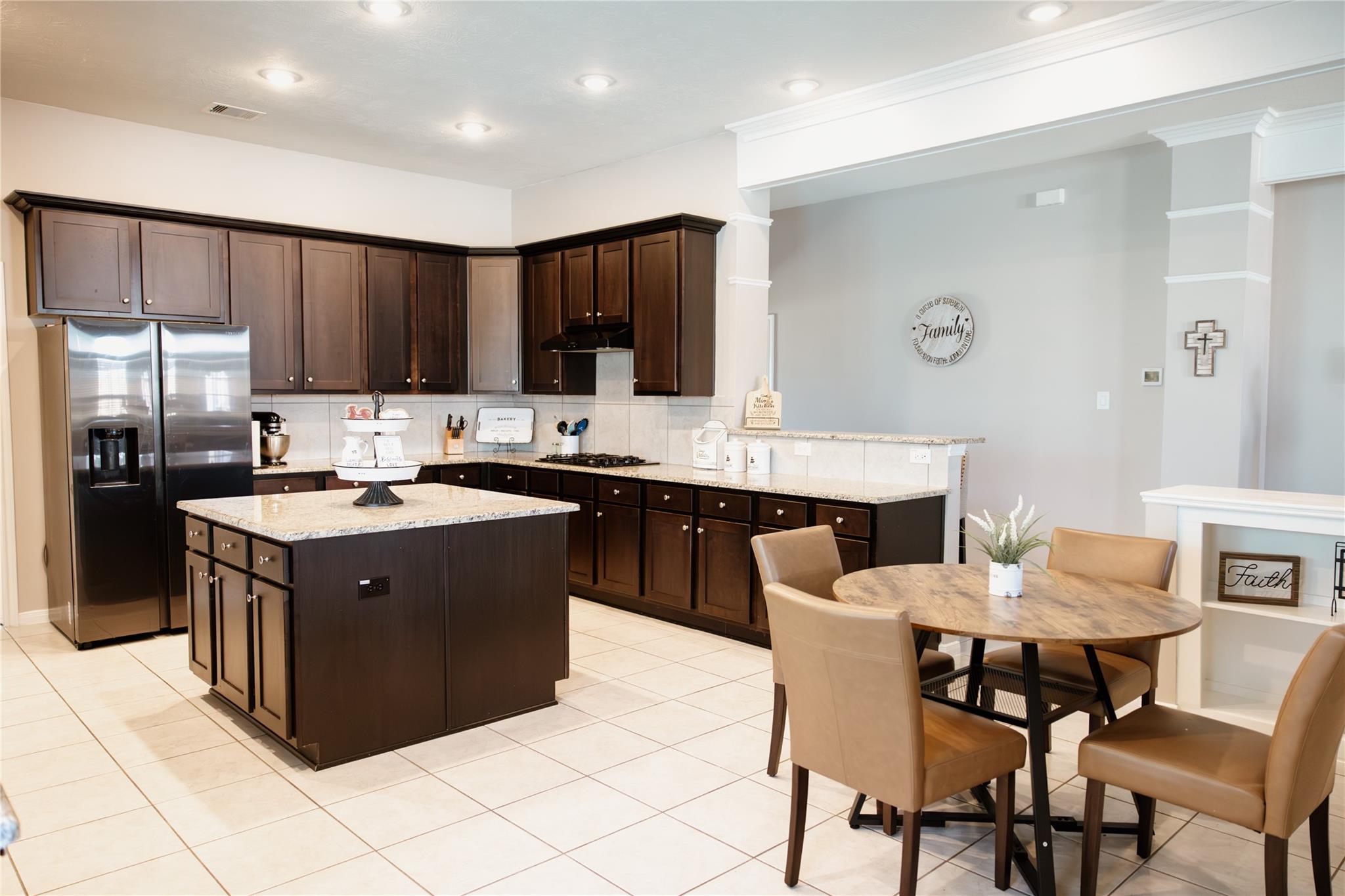 6438 Grapevine Bend