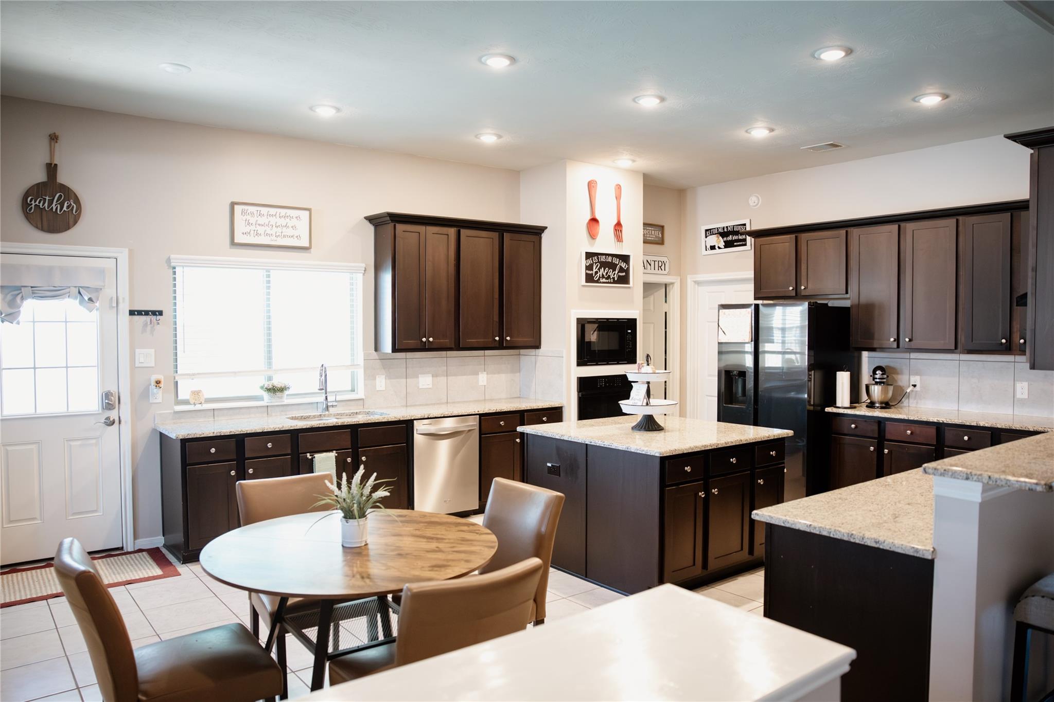 6438 Grapevine Bend