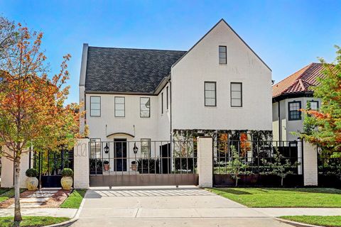 Photo of 5521 Fairdale Lane, Houston, TX 77056 (MLS # 93603116)