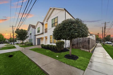 Photo of 2313 Langston Street, Houston, TX 77007 (MLS # 58161110)