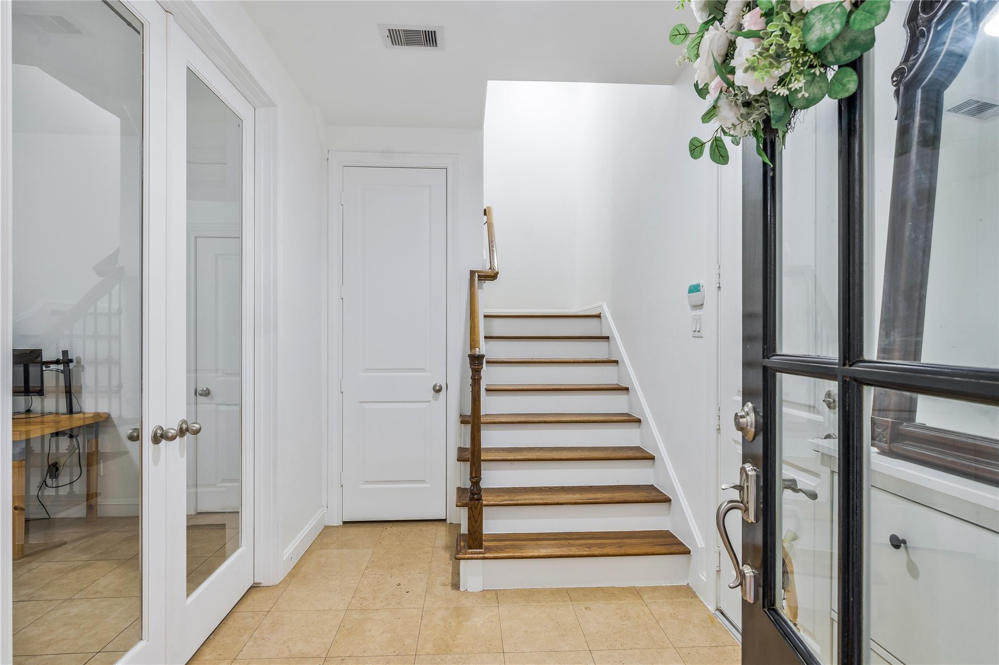8817 Lakeshore Bend Drive