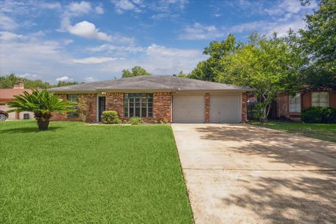 Photo of 2717 Parrott Avenue, Rosenberg, TX 77471 (MLS # 19708963)