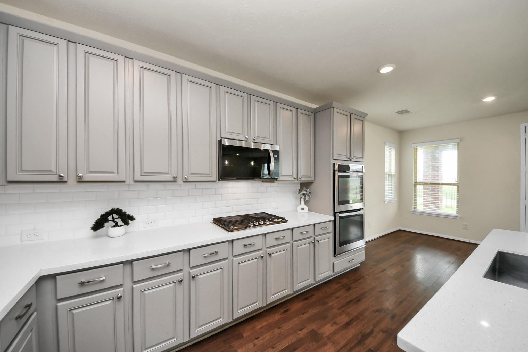 25106 Squire Knoll Street