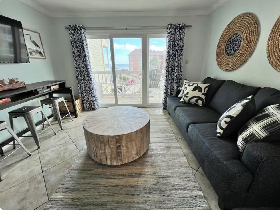 6300 Seawall Boulevard 3202