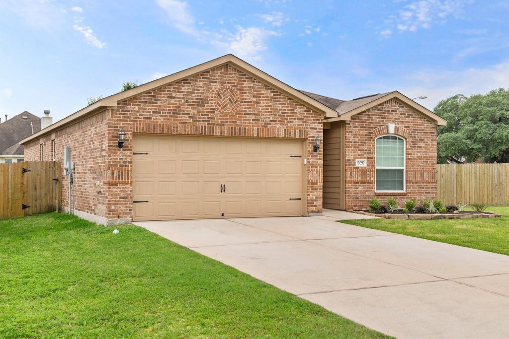 Photo of 12059 Powderhorn Lane, Pinehurst, TX 77362 (MLS # 12632767)