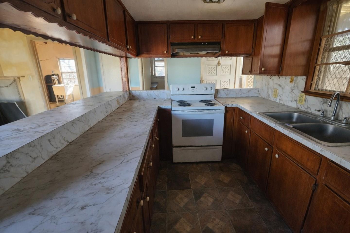 2614 Bayou Drive