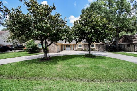 Photo of 718 River Plantation Drive, Conroe, TX 77302 (MLS # 84181270)