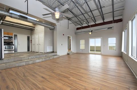 Photo of 230 W Alabama St #1105, Houston, TX 77006 (MLS # 44366799) Photo of 230 W Alabama St #1105, Houston, TX 77006 (MLS # 44366799)