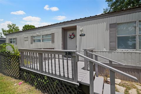 Property photo of 1202 Willow Lane, League City, TX 77573