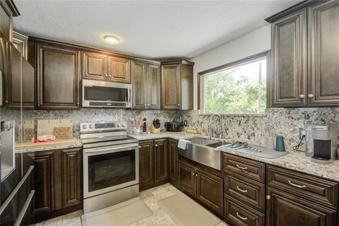 Photo of 103 Jasmine Street, Lake Jackson, TX 77566 (MLS # 5878967)