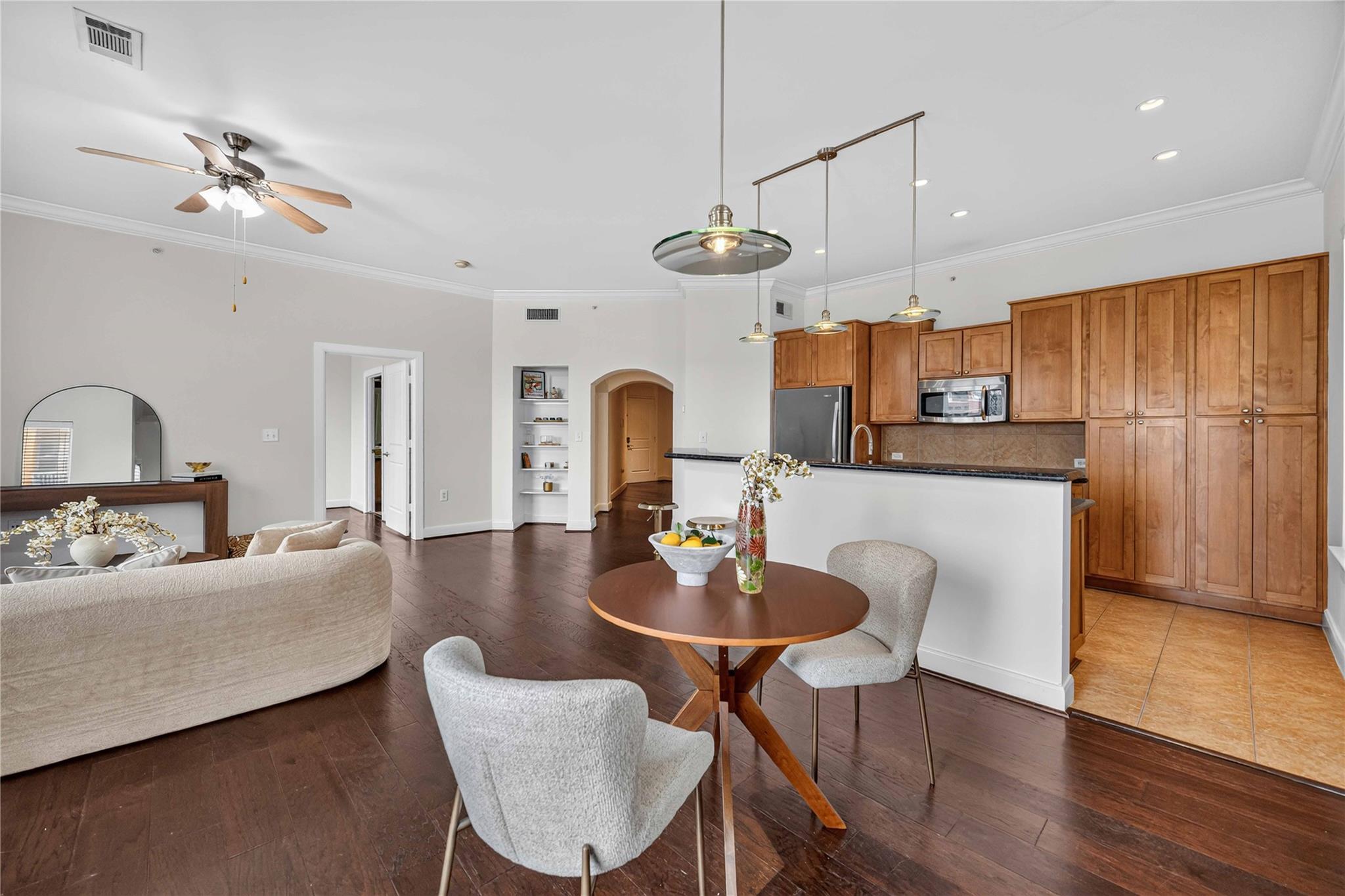 1010 Rosine Street 35