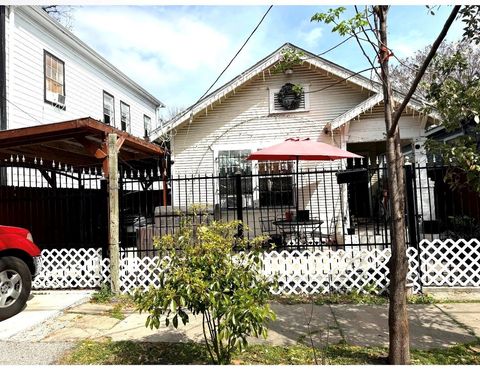 Photo of 1716 Everett St Street, Houston, TX 77009 (MLS # 49438225)