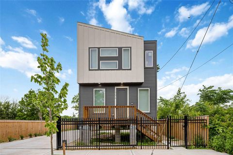 Photo of 1907 Hailey Street #A-C, Houston, TX 77026 (MLS # 38943698)