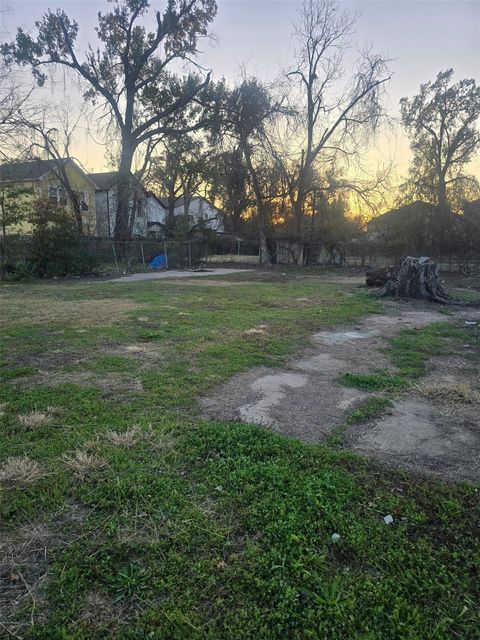 4615 Fulton Street Houston TX 77009