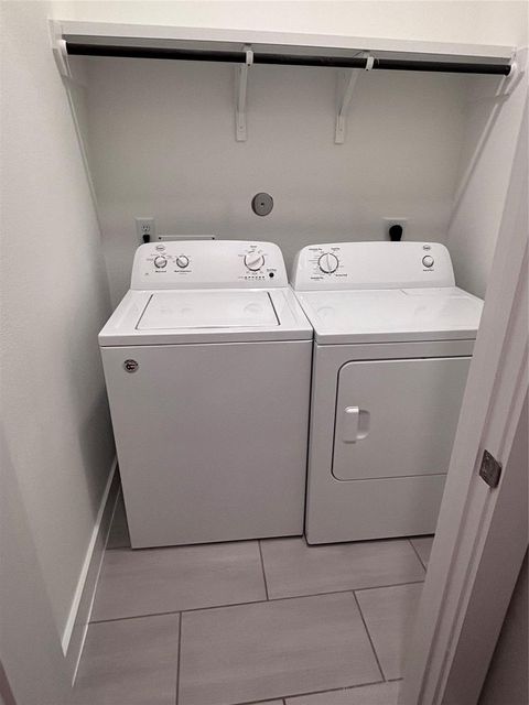 Tiny photo for 707 Apogee Trail, Houston, TX 77022 (MLS # 16193537)