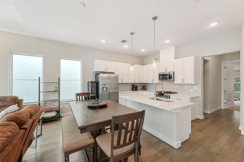 Tiny photo for 707 Apogee Trail, Houston, TX 77022 (MLS # 16193537)