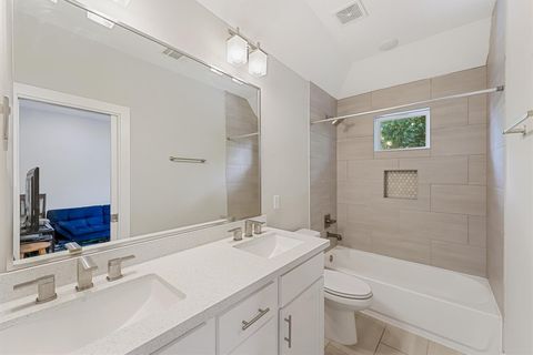 Tiny photo for 707 Apogee Trail, Houston, TX 77022 (MLS # 16193537)